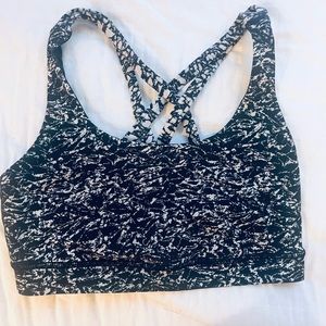 Lululemon sports bra size 4